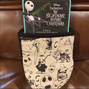 Disney Tim Burton's THE NIGHTMARE BEFORE CHRISTMAS 2 Pack Mini Mitts NEW!!